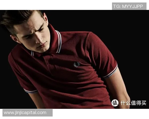 足球明星时尚穿搭解析美式风格图片展示与潮流搭配技巧分享