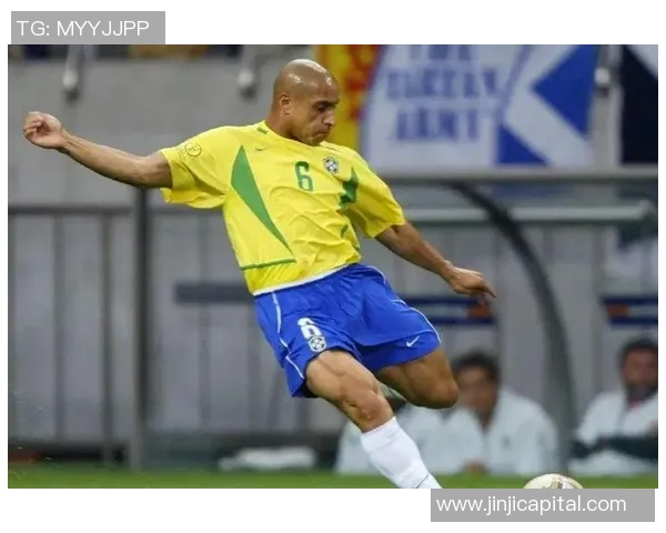 足球明星挑战科目三驾驶考试展现非凡技巧与幽默风采