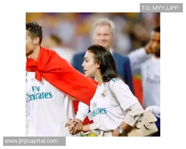 隐藏情侣头像中的足球明星男士魅力展现与个性表达